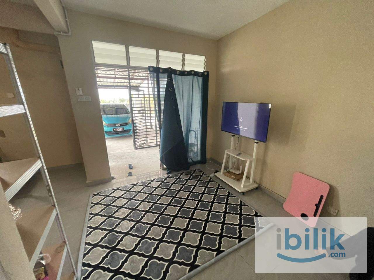 MASTER BEDROOM - Image 8