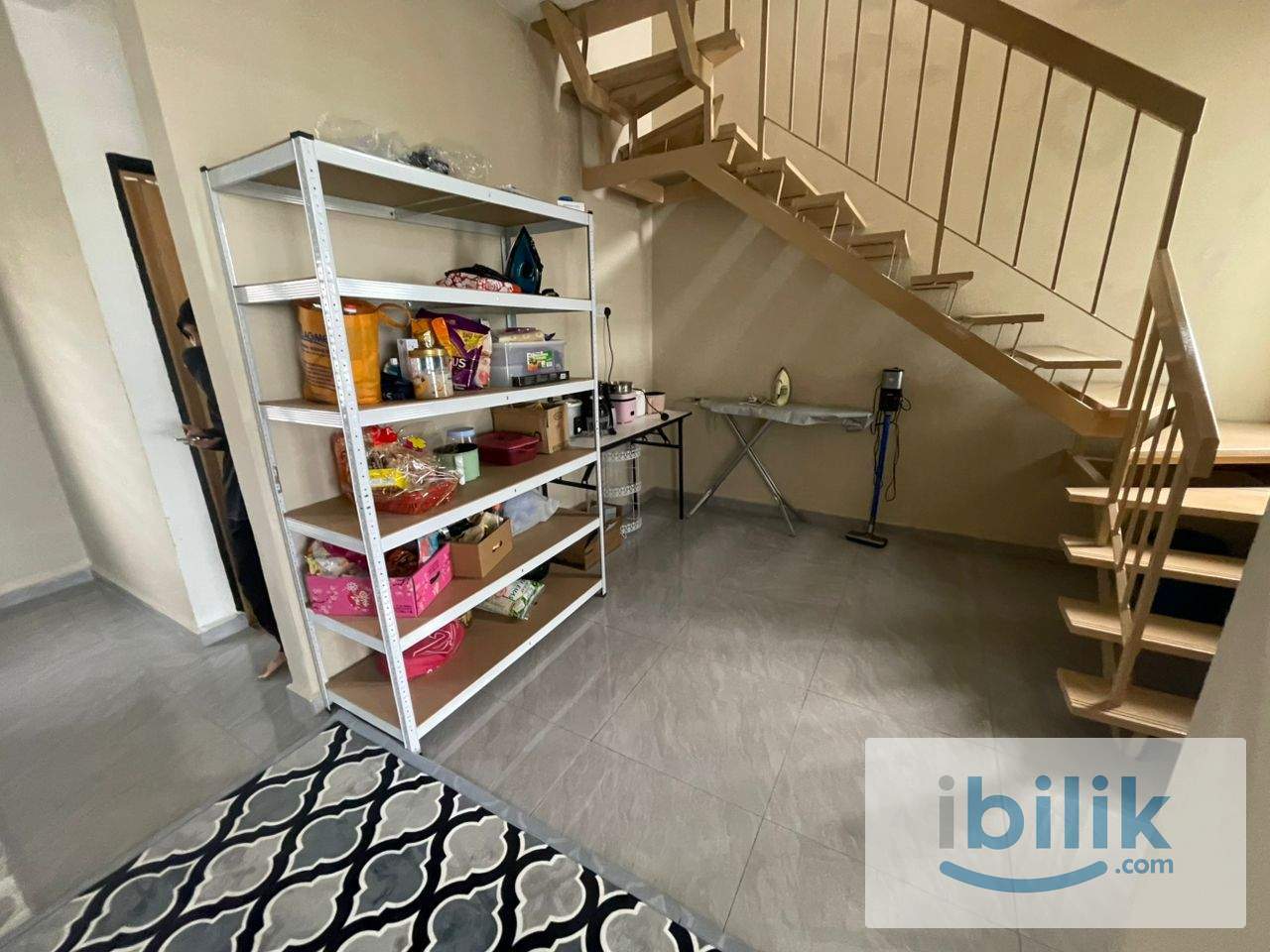 MASTER BEDROOM - Image 9