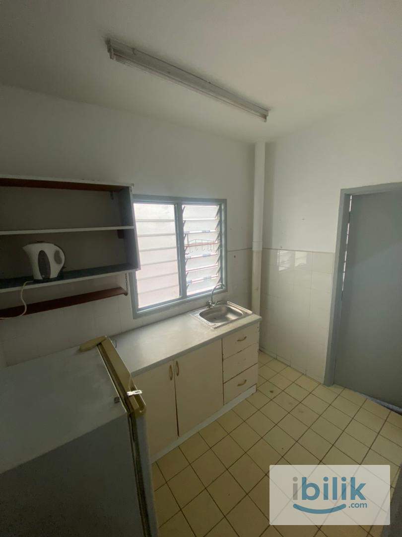 BILIK LELAKI SINGLE DI APARTMENT SERINDIT Balakong parking wifi - Image 4