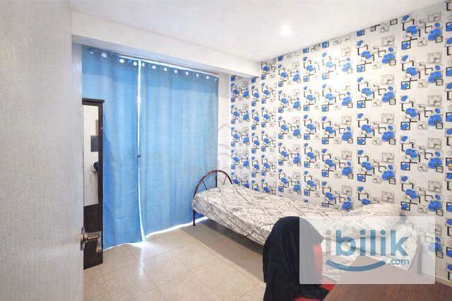 Cozy Balcony Room at Menara U2, Seksyen 13, Shah Alam (3 mins walk to MSU & AEON Shah Alam) - Image 1