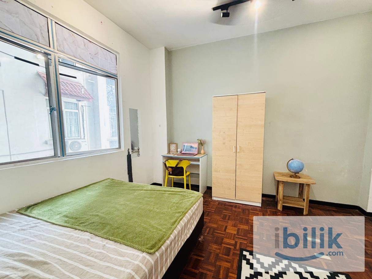 ✨ SPACIOUS & PRACTICAL — LARGE ROOM WITH AIRCOND 🌿 - Image 2