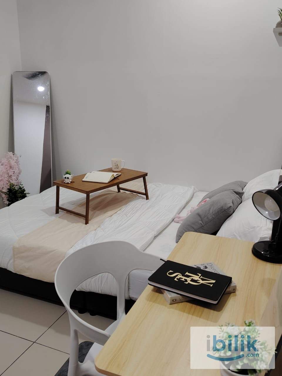 Middle - Image 3