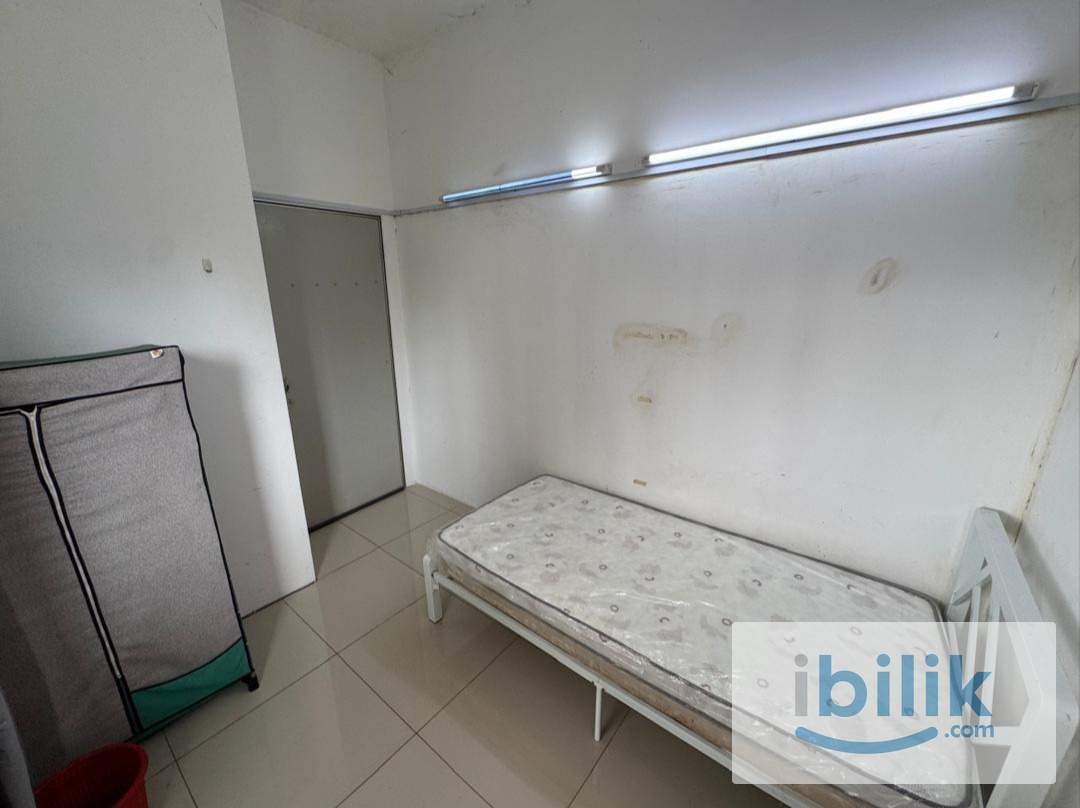 Budget room at Setia Alam🏡 0 Deposit 💸 9min to Setia City Mall🛒🛍️ - Image 1
