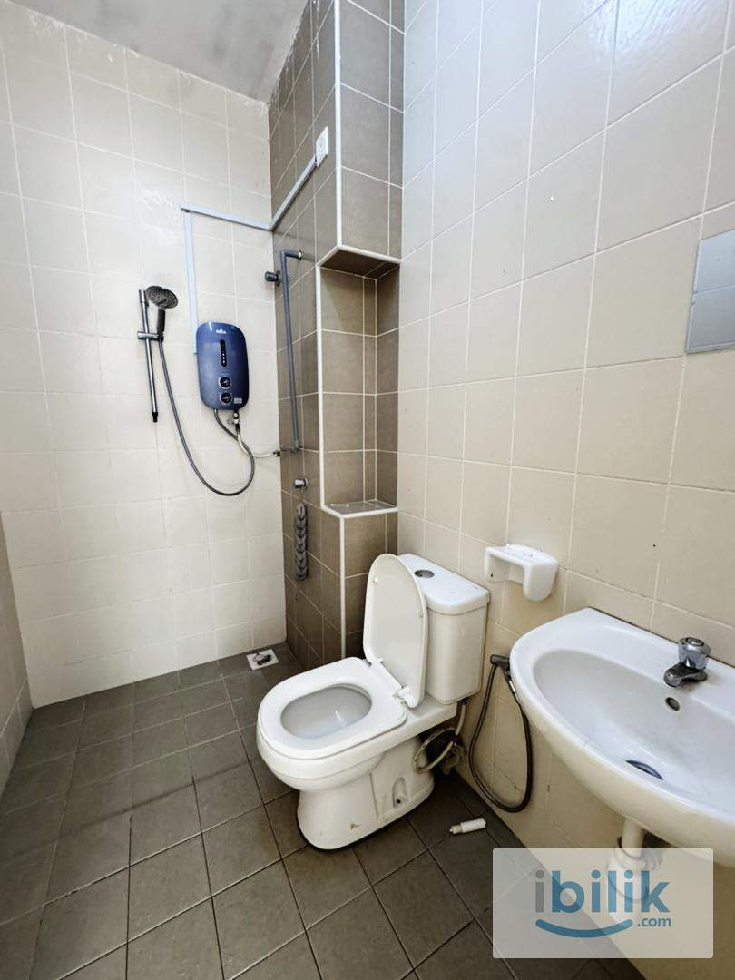 Budget room at Setia Alam🏡 0 Deposit 💸 9min to Setia City Mall🛒🛍️ - Image 3