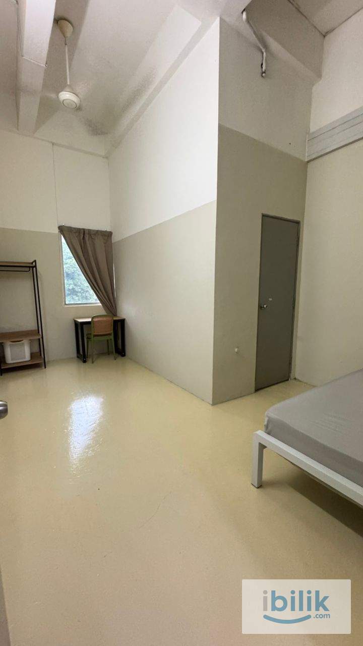 Comfy room at Taman Sri Muda, Shah Alam🏡 0 Deposit💸 Free High Speed Wifi🌐 - Image 2