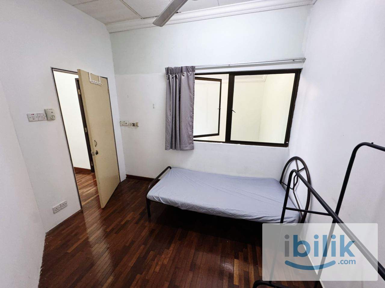 Comfy room at Setia Alam🏡 0 Deposit 💸 Free High Speed Wifi🌐 - Image 2