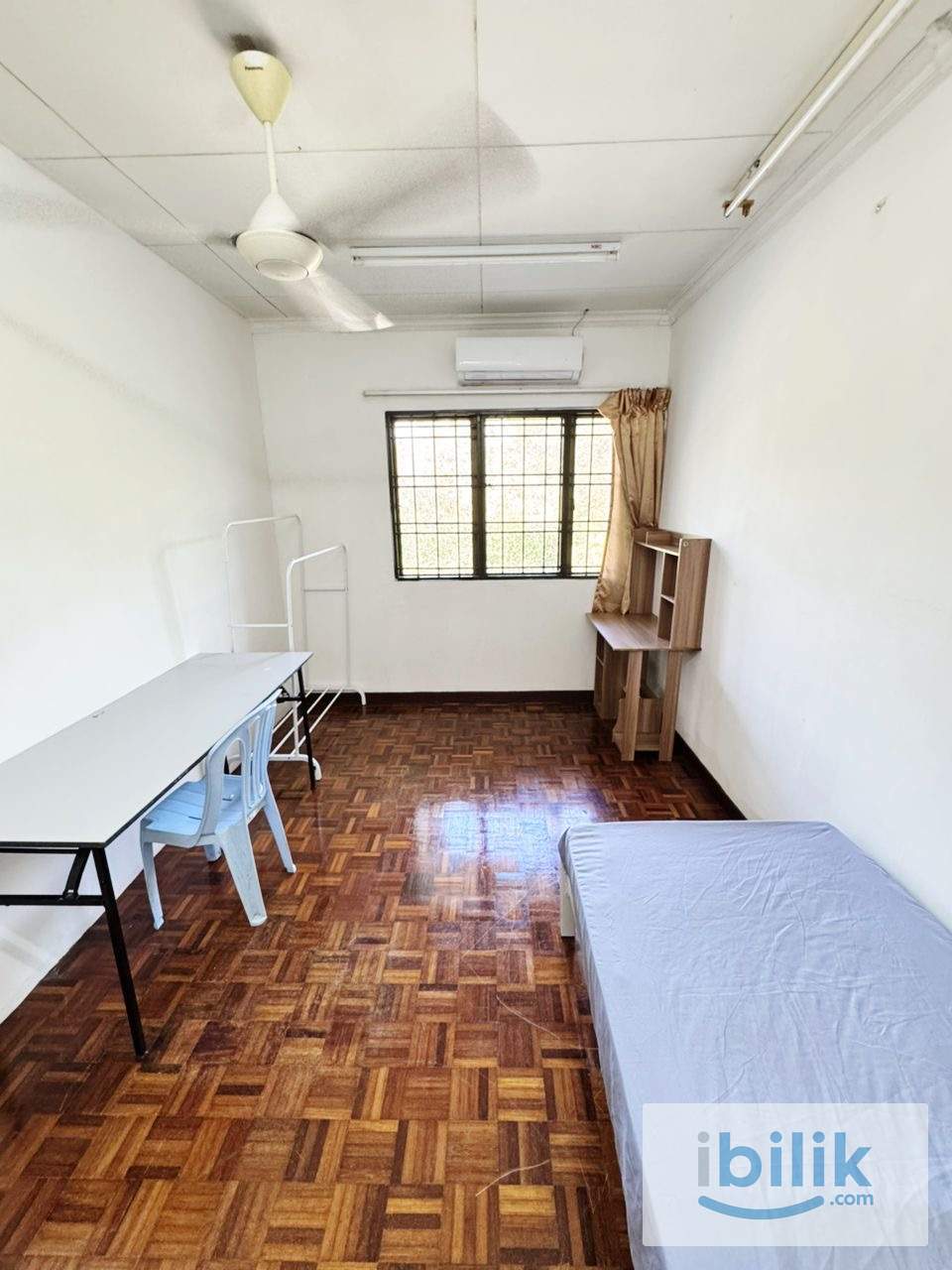 Middle room at Bandar Utama🏡 0 Deposit💸 Free High Speed Wifi🌐 - Image 3