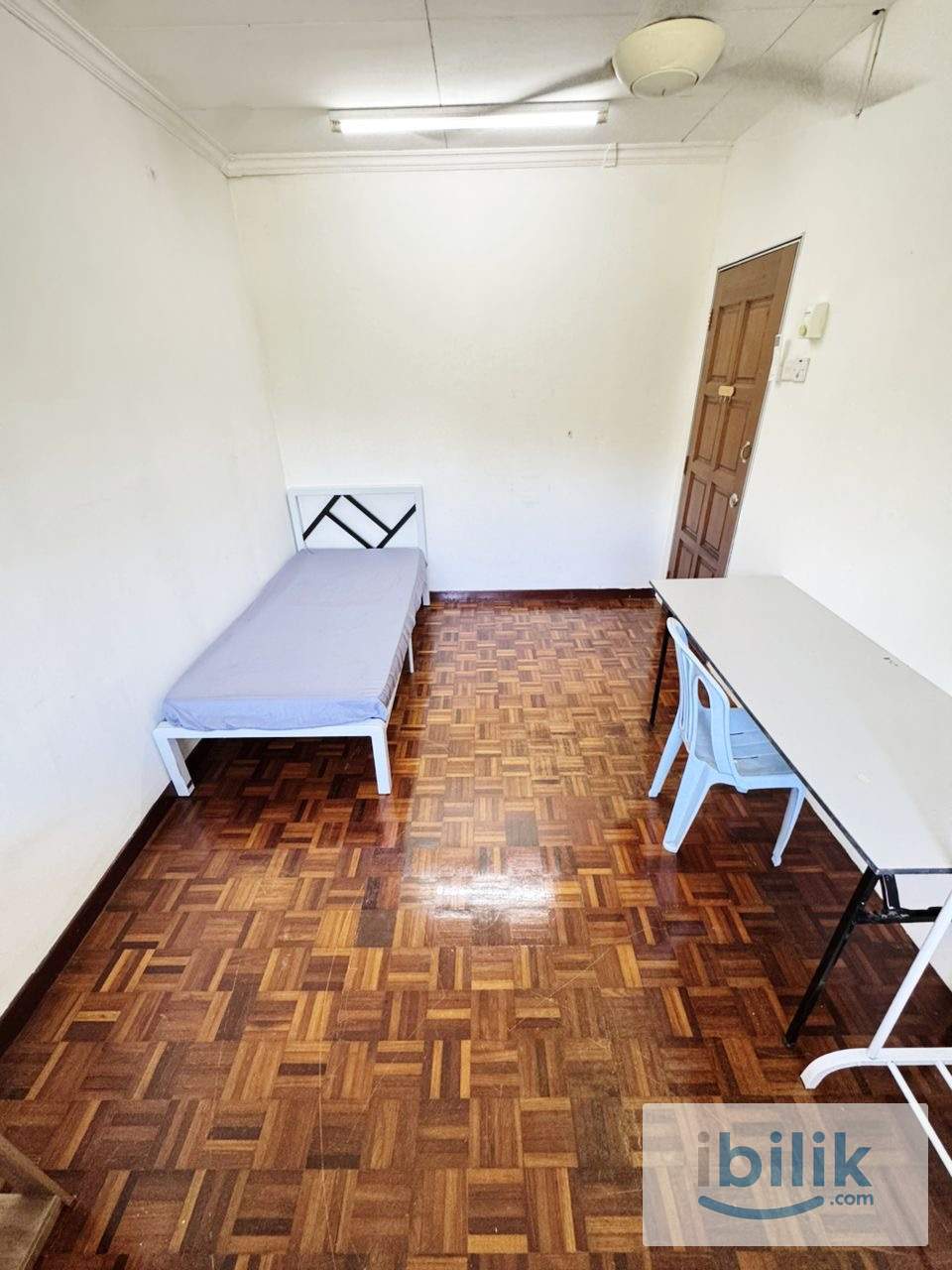 Middle room at Bandar Utama🏡 0 Deposit💸 Free High Speed Wifi🌐 - Image 4