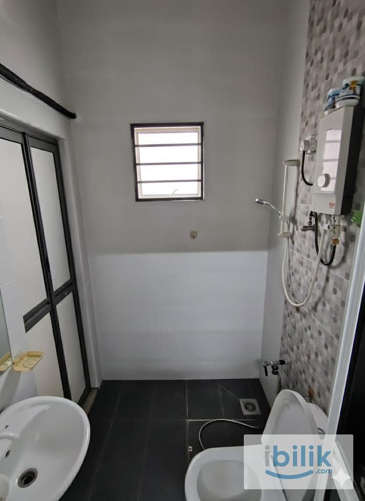 Room to Rent With Private Bathroom Taman Tasik Prima, Puchong - Image 3