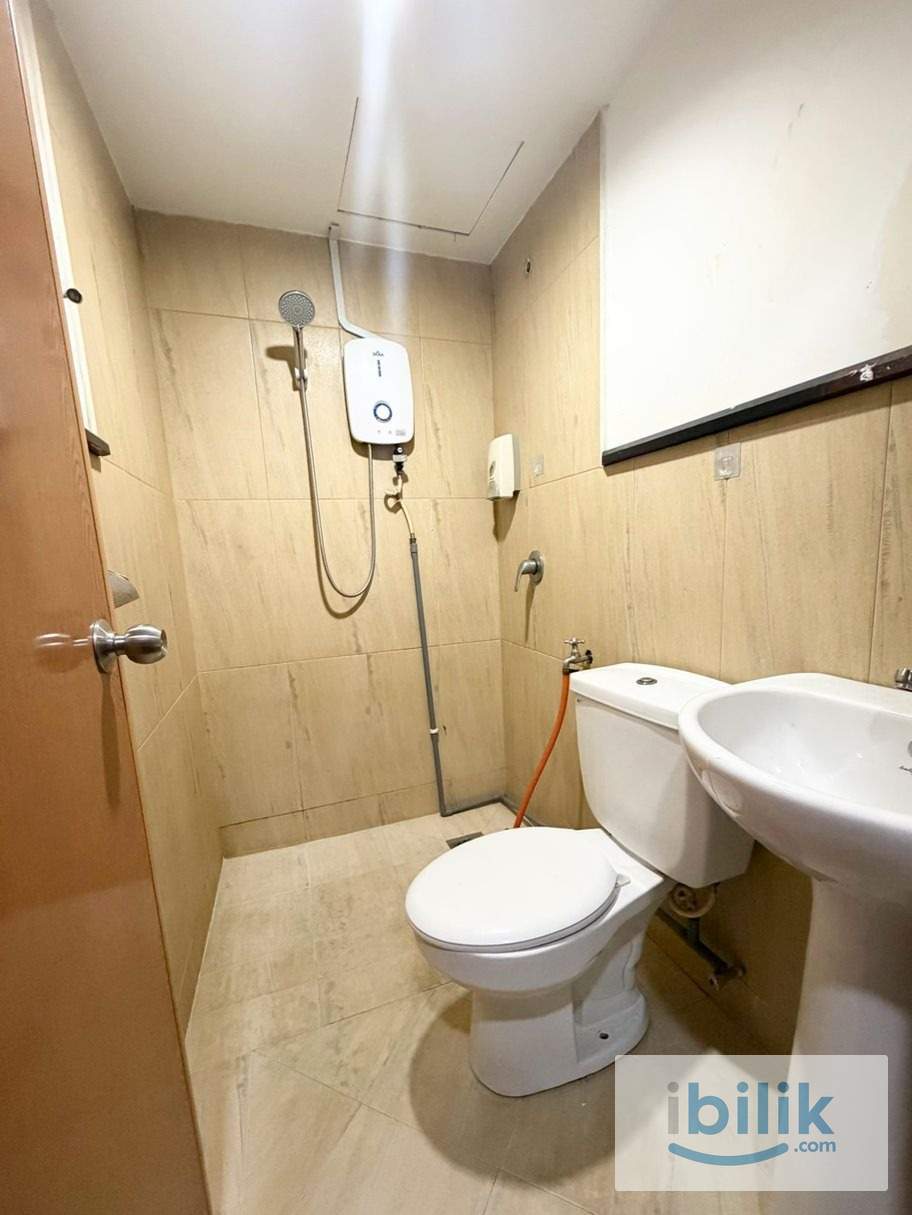 Co-Living Room at Anthill Puchong Bandar Puchong Jaya Nearby 6 mins walk to IOI mall Puchong  - Image 2