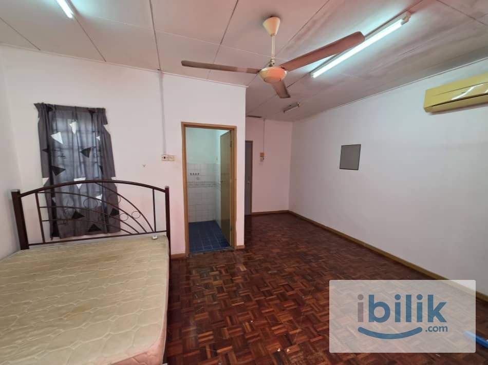 😍5 mins walk to LRT Station! rooms to rent!😍 Bandar Kinrara  - Image 2