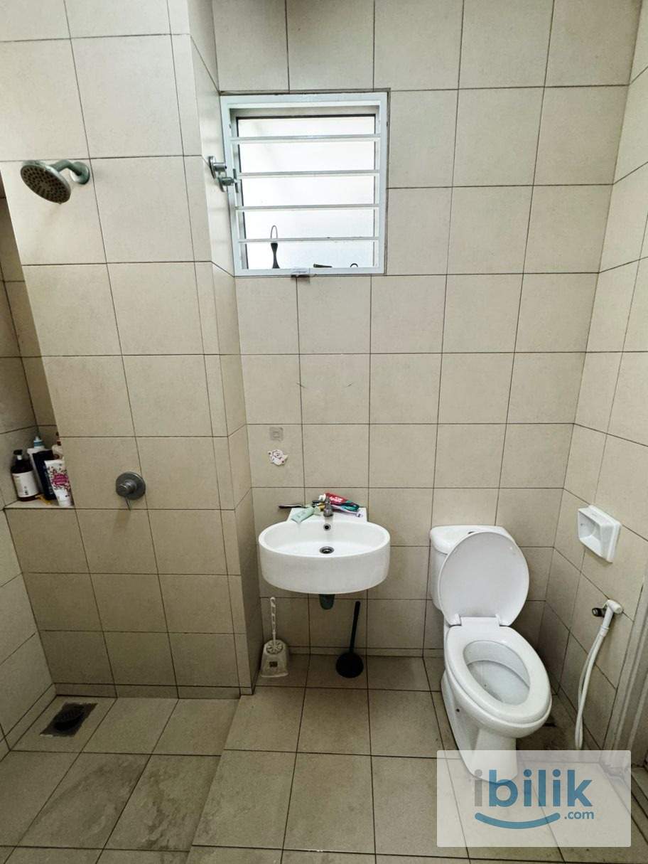 ZERO DEPOSIT🚀 Middle Room with Window at Botanic Klang I  JALAN PENAGA 1/KS6 - Image 1