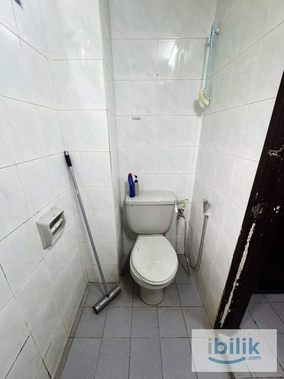 Near One Utama mall 🛌 Room for Rent with ❄️ Air-Cond @ Bandar Utama I JALAN BU11/7  - Image 4