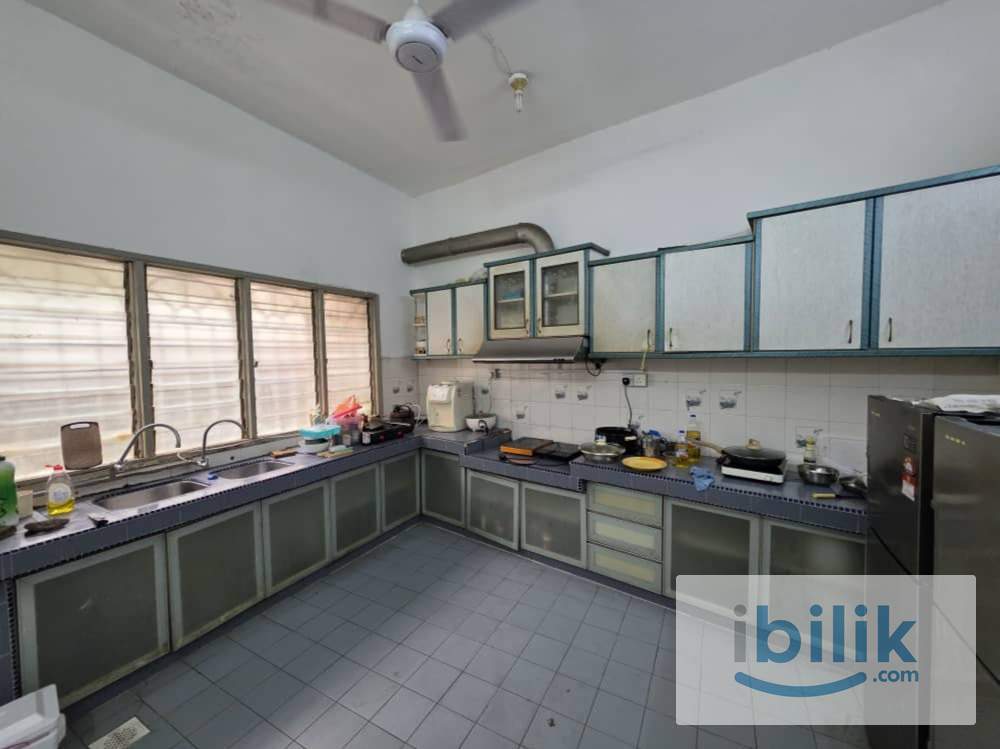 🔥 🏡 MASTER / MEDIUM / SINGLE ROOMS FOR RENT 🏡  Near Lrt Puchong Jaya📍 JALAN KENARI 5 💼 FULLY / PARTLY FURNISHED 🚀 - Image 4