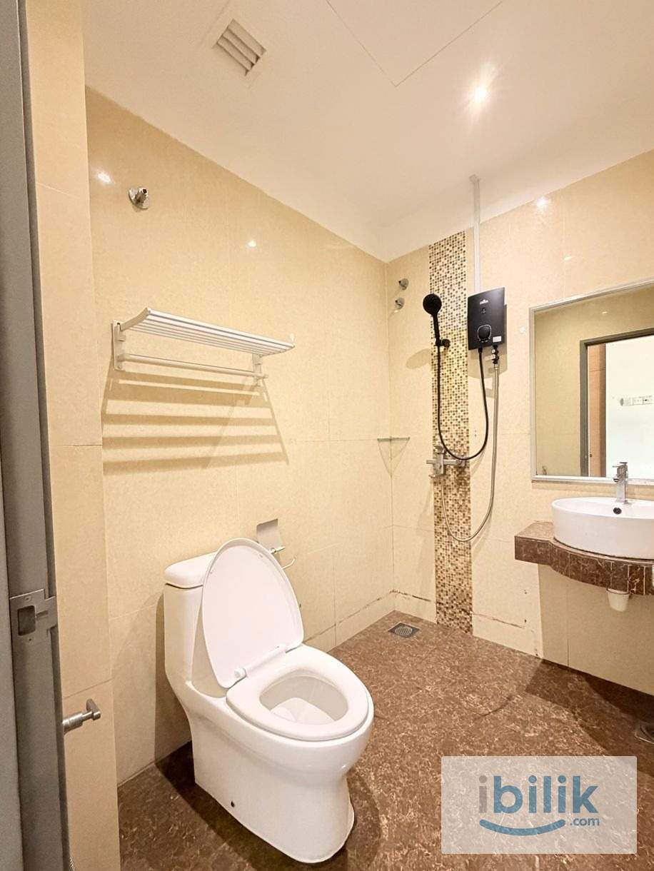🎓 Student Room Near University Poly-Tech | Walk to LRT Pandan Jaya - Image 3