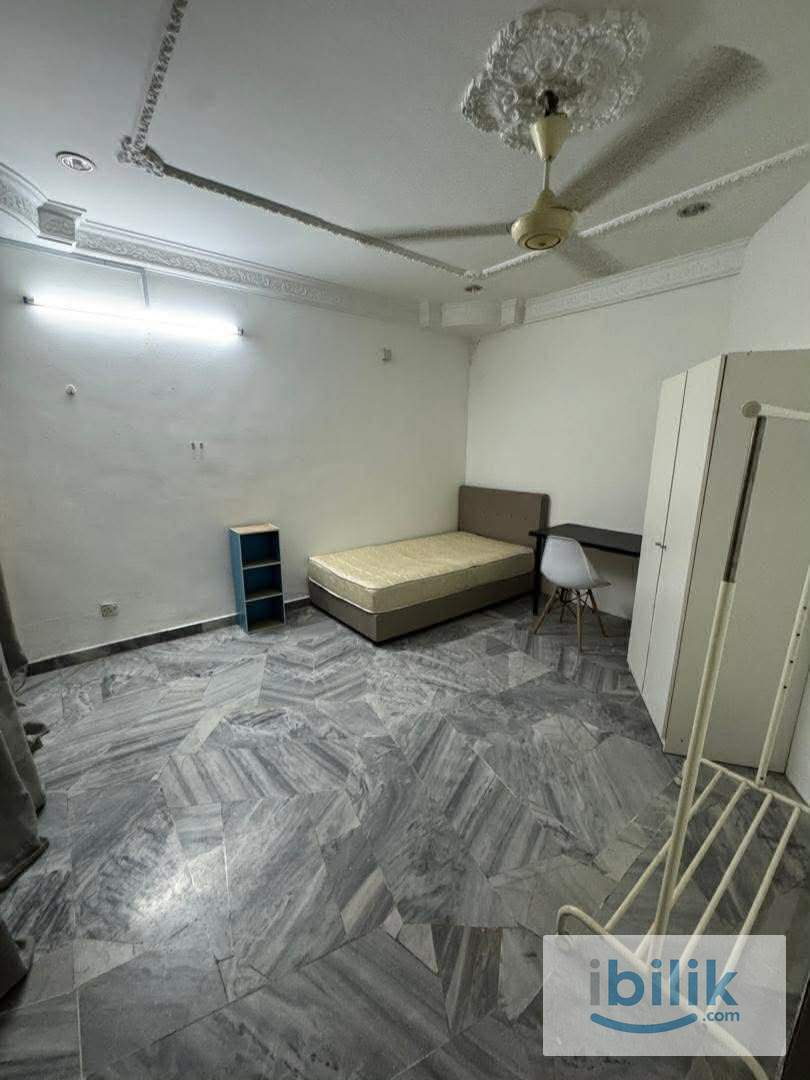 Zero deposit Aircon Medium room Bandar Utama   - Image 1