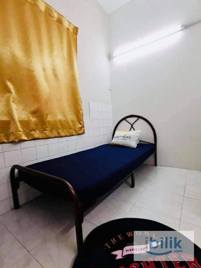 🌸 Female Unit • Aircond • Private Bathroom - Image 1
