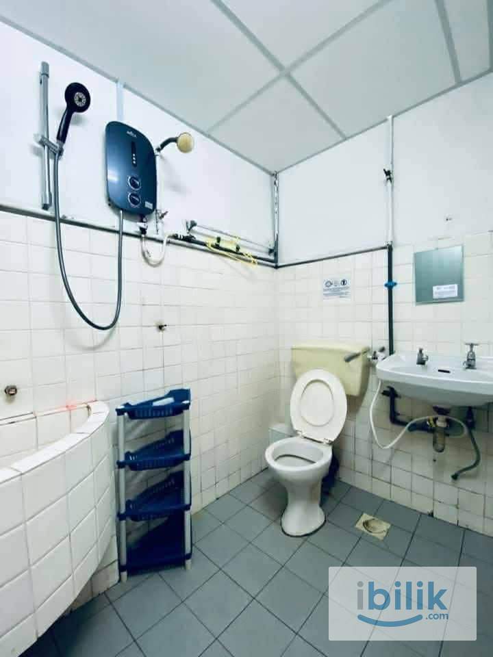 Walking Distance to One Utama Immediate Move in Bandar Utama - Image 1