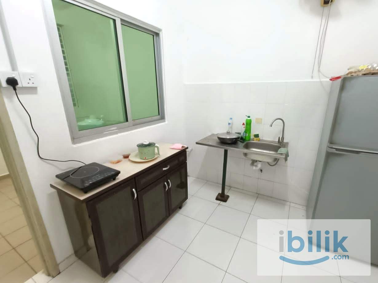 Stay Close to SPICE / Queensbay | Medium Room @ One World - Image 2