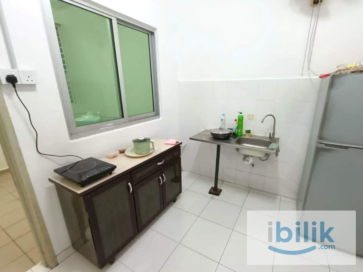 Stay Near D’Piazza & Eateries — One World Condo SINGLE Room - Image 2