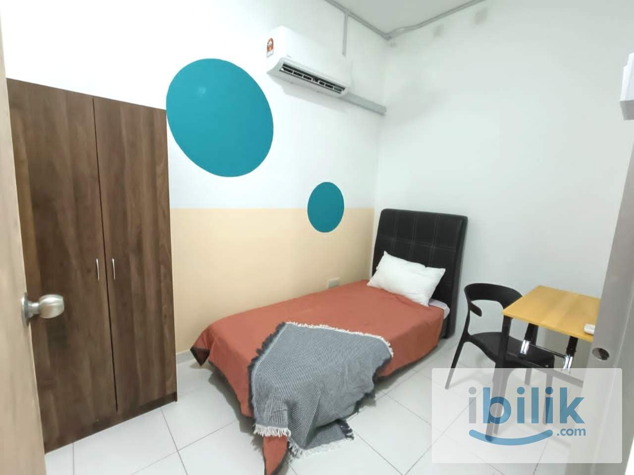 Stay Near D’Piazza & Eateries — One World Condo SINGLE Room - Image 1