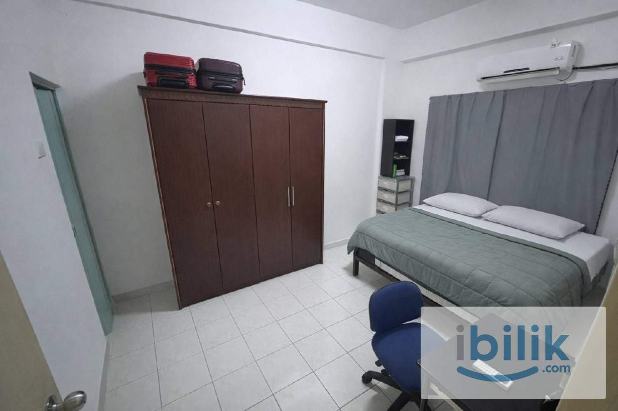 Master Bedroom - Image 1