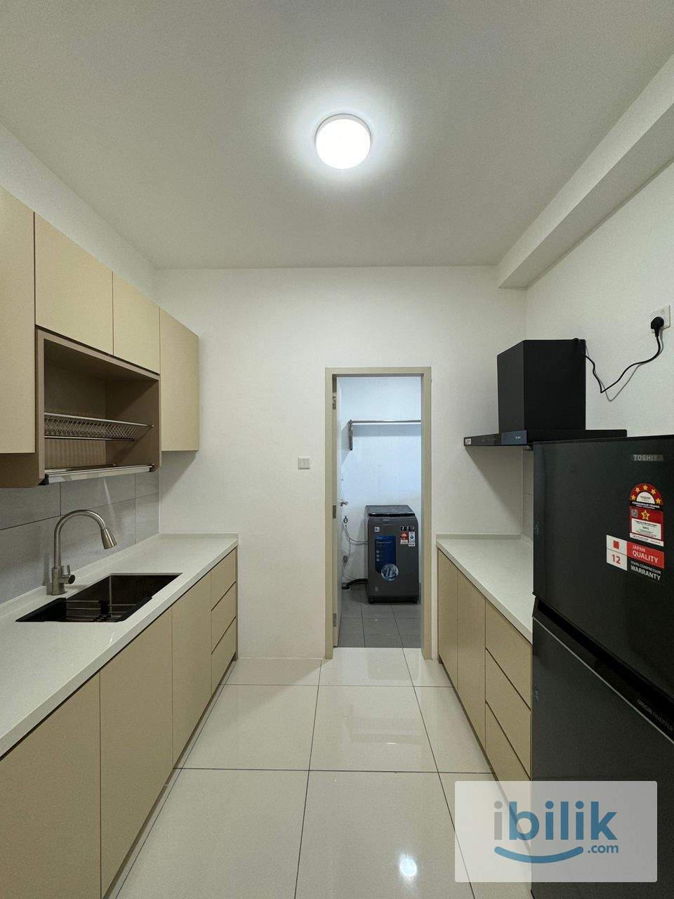 FULLY FURNISHED ROOM FOR RENT – VIVO EXECUTIVE APARTMENT, BATU KAWAN, NEAR IKEA & BATU KAWAN INDUSTRIAL PARK - Image 1
