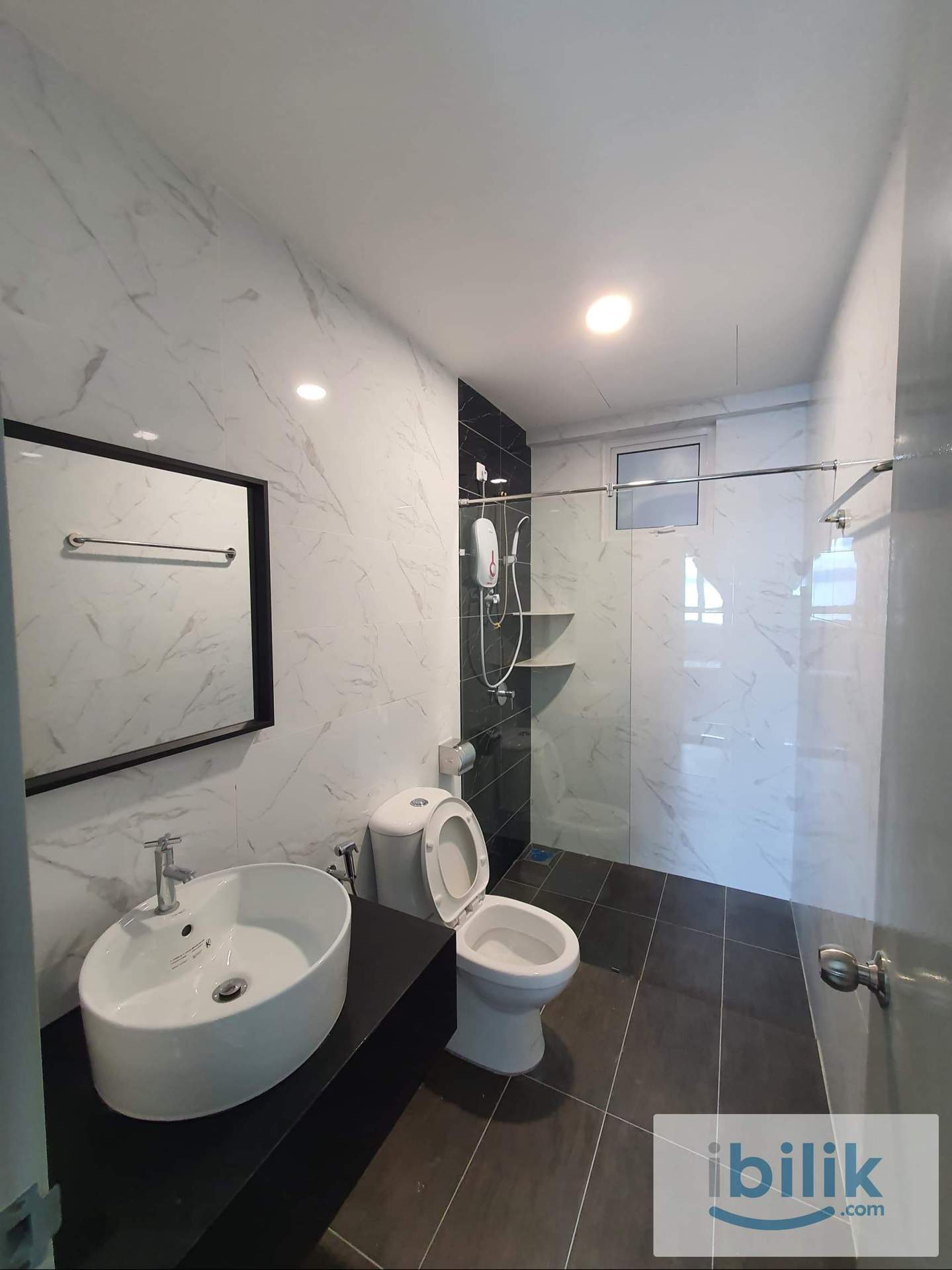 Seaview Condo @ Bayan Lepas | 2 mins to Queensbay/Intel | Free WiFi - Image 4