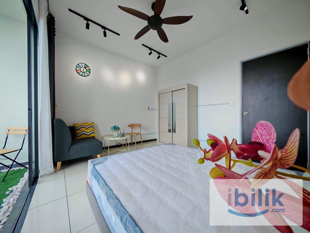  Cozy Modern Balcony Rooms For Rent With Pool View @ Butterworth  - Image 4