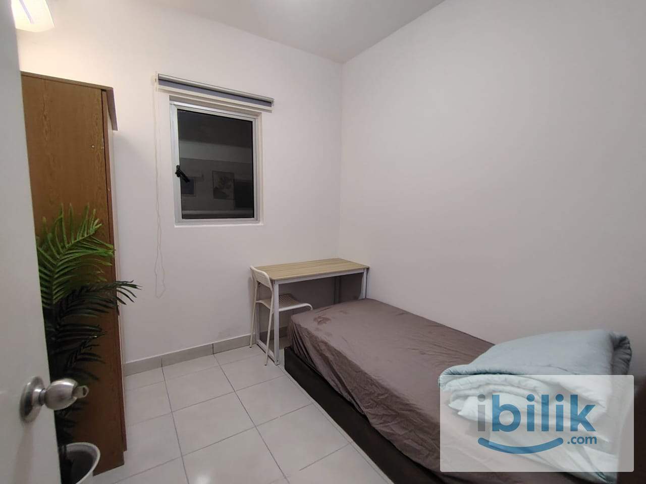 🎯NEAR RAPID KL BUS 🍀 Residensi Riamas, Single Room Fully Furnished @ NEW Aircond Wardrobe Table Chair Mattress - Image 1