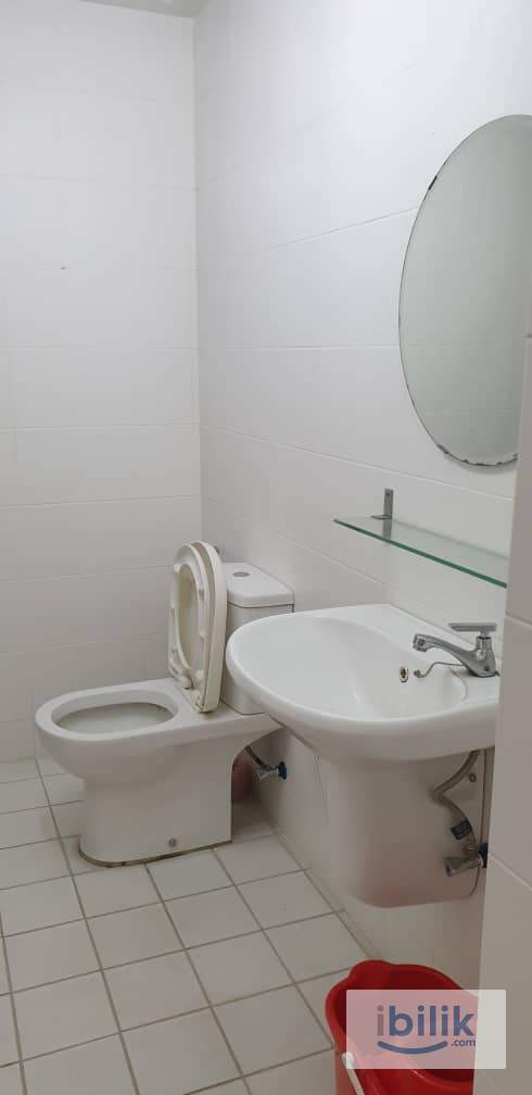 Middle Room - Image 2