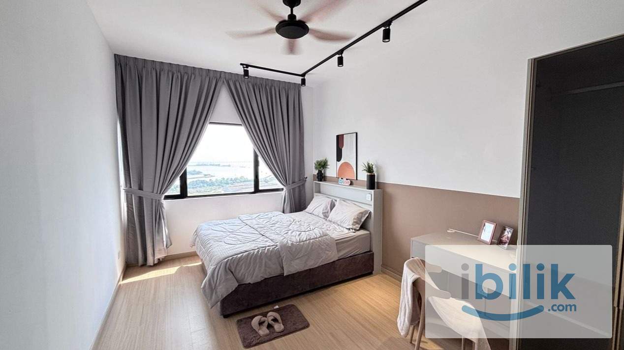 Master bedroom at RUBICA @ HARBOUR PLACE, Butterworth - Image 3
