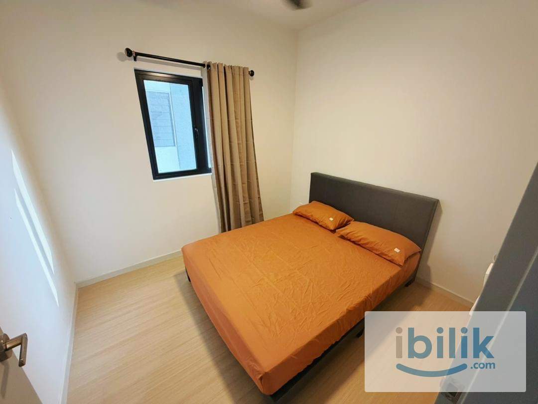 Fully furnished Middle room for rent - Image 2