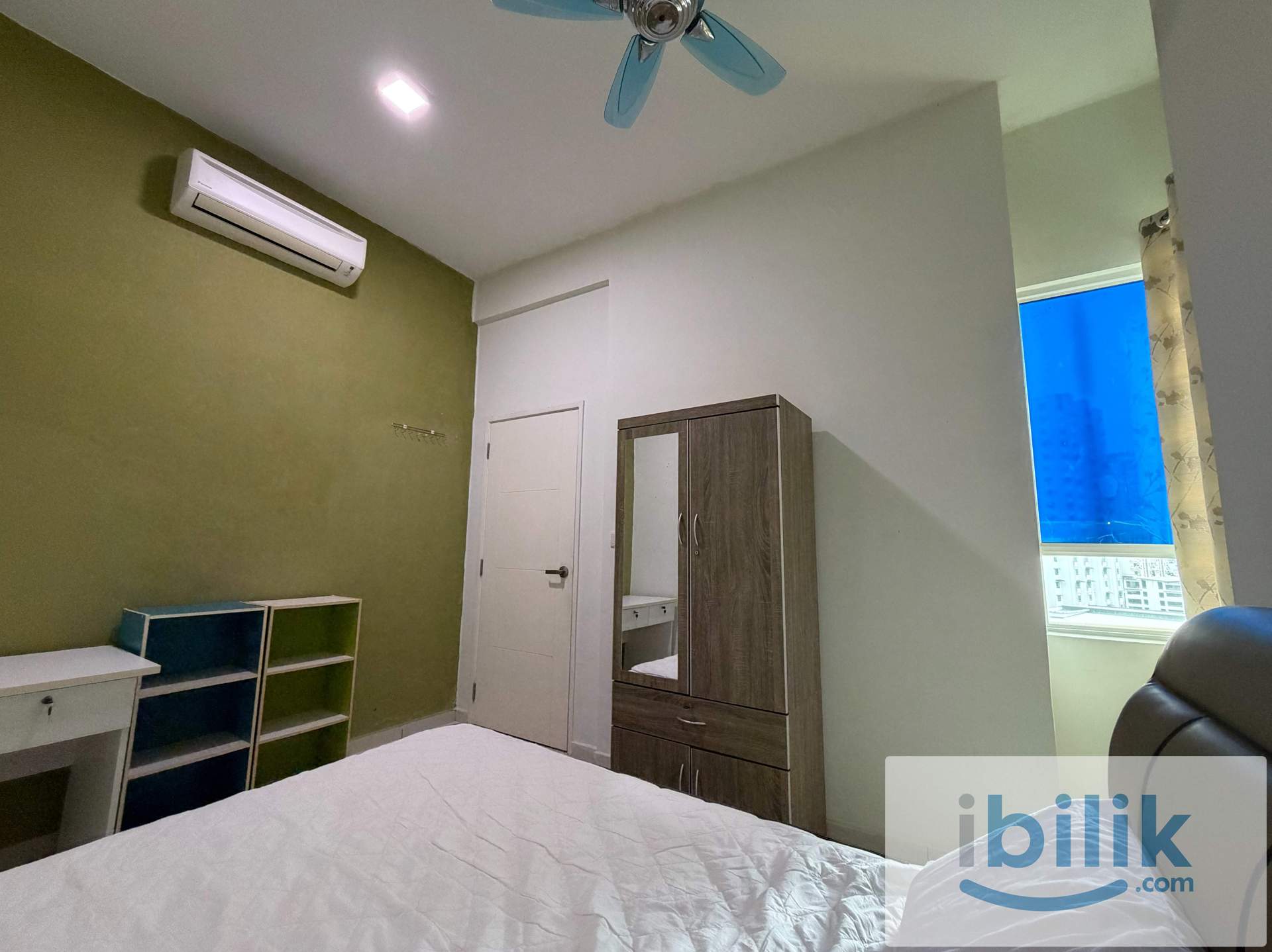 Penang Bayan Lepas Middle/Queen Size Bedroom @ One Imperial Condominium - Image 3