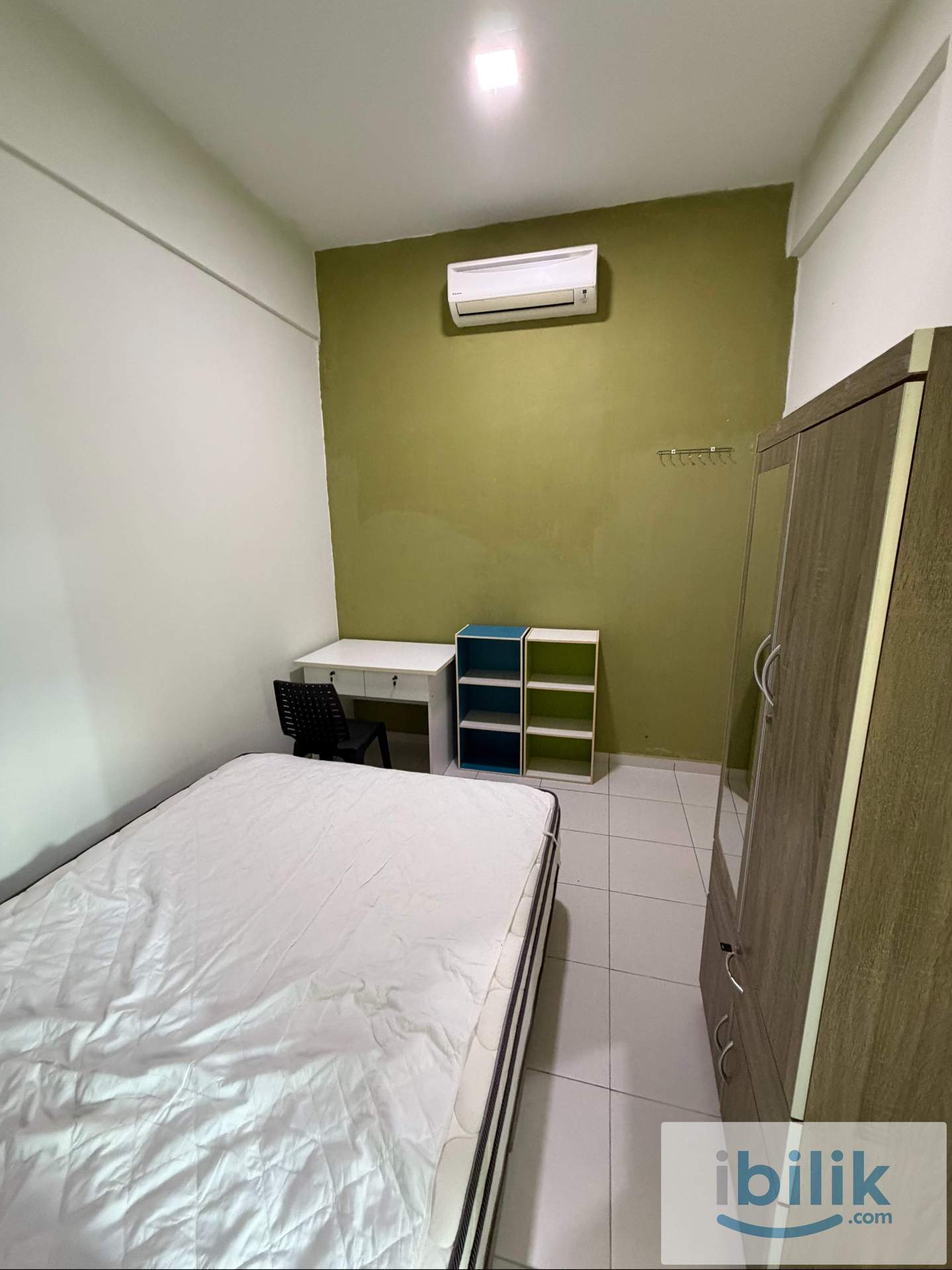 Penang Bayan Lepas Middle/Queen Size Bedroom @ One Imperial Condominium - Image 4