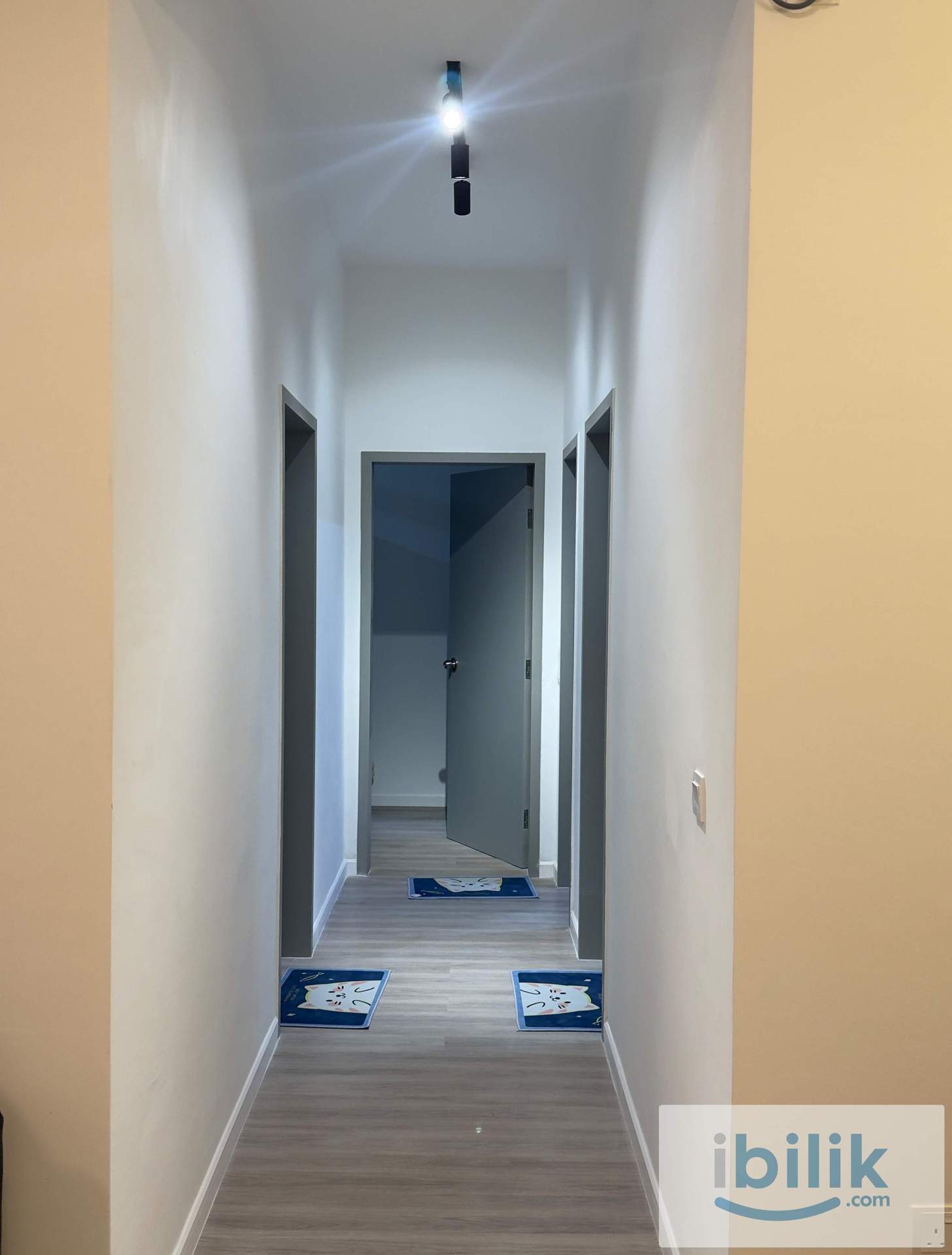 Rental Room Lakefront Residence  - Image 5