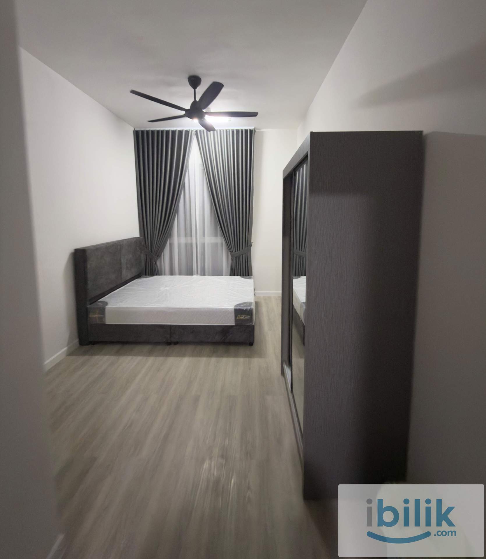 Rental Room Lakefront Residence  - Image 9
