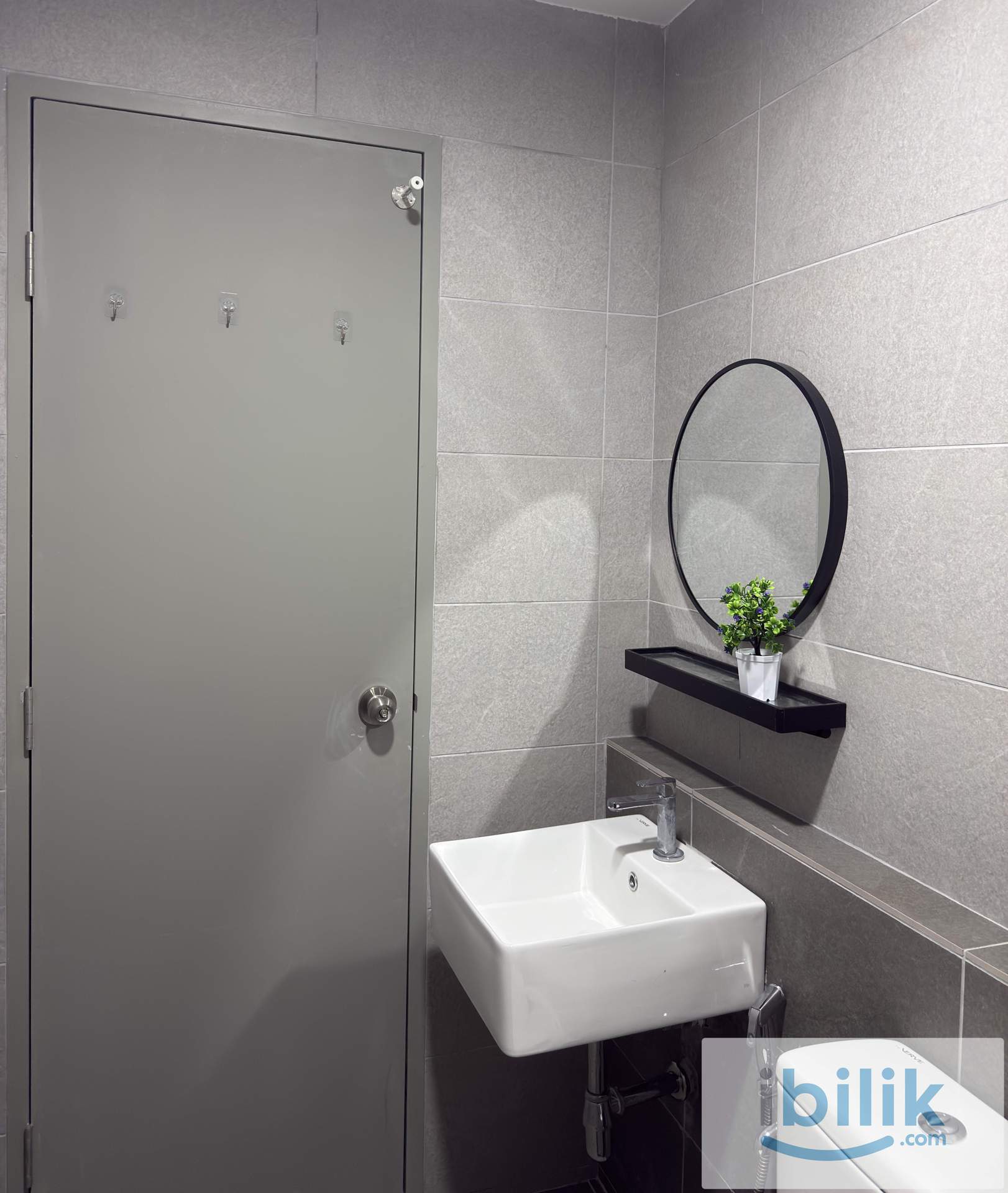 Master Room Rental - Lakefront Residence  - Image 3