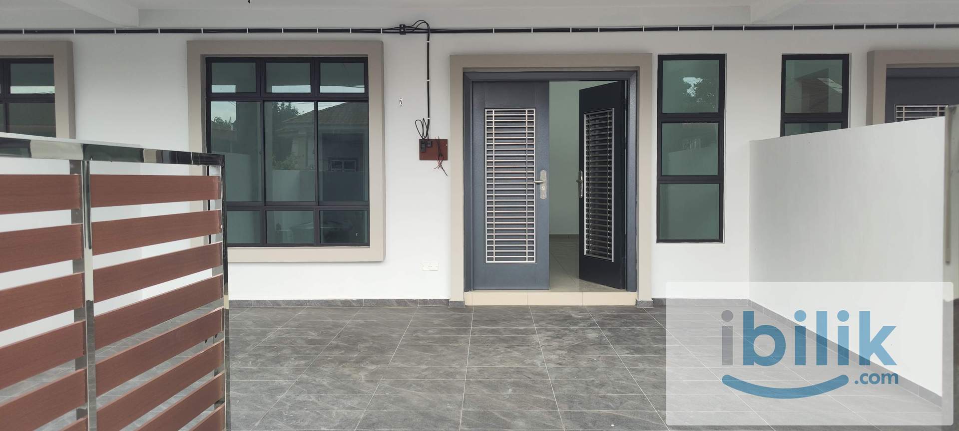 single storey terrace house - Image 1