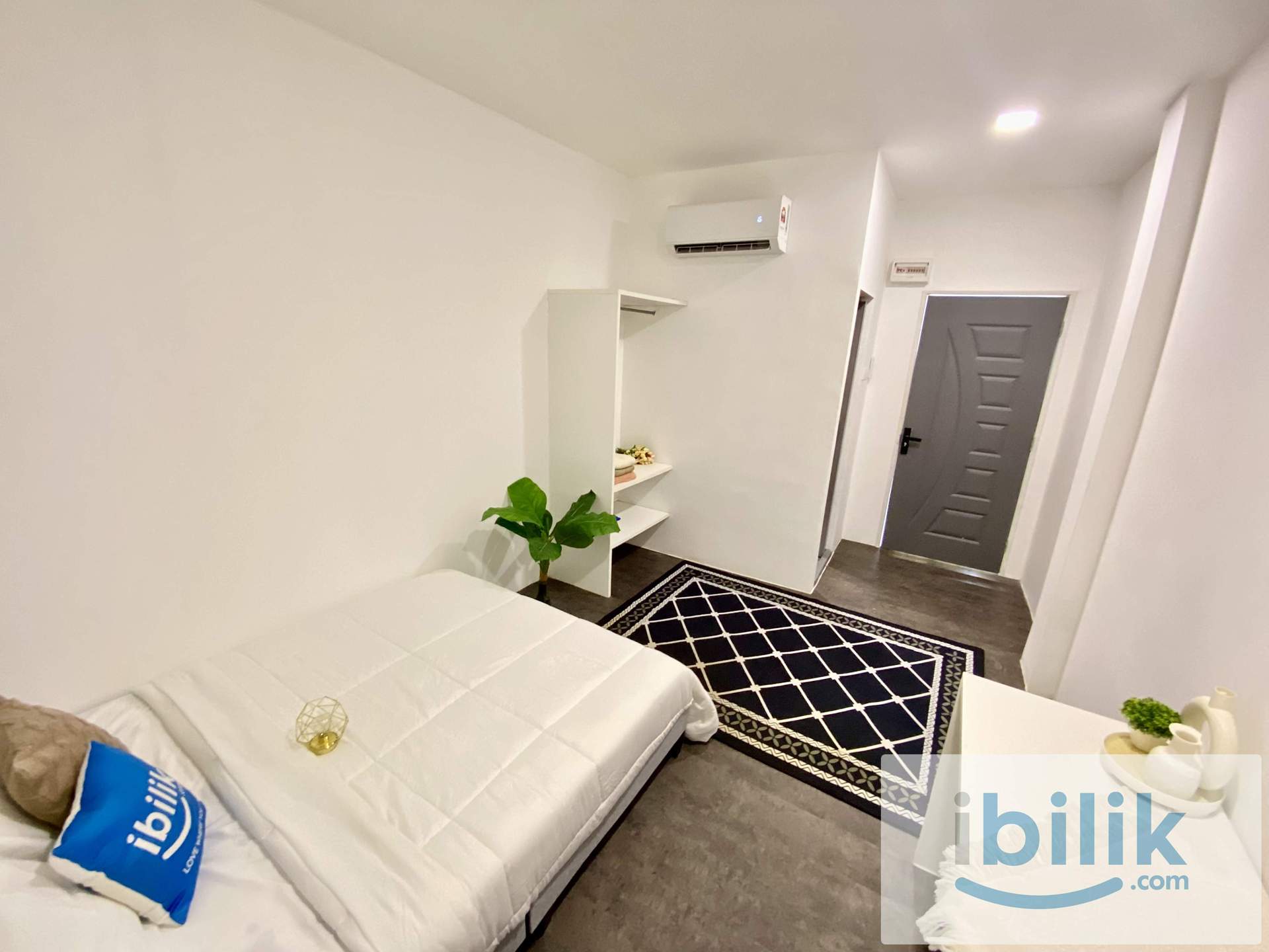 ⭐️Paroi Seremban ☁️Cozy Queen Bed Room attached with Washroom 👍One Month / Zero / Flexible Deposit ✅️Move-in ready - Image 3