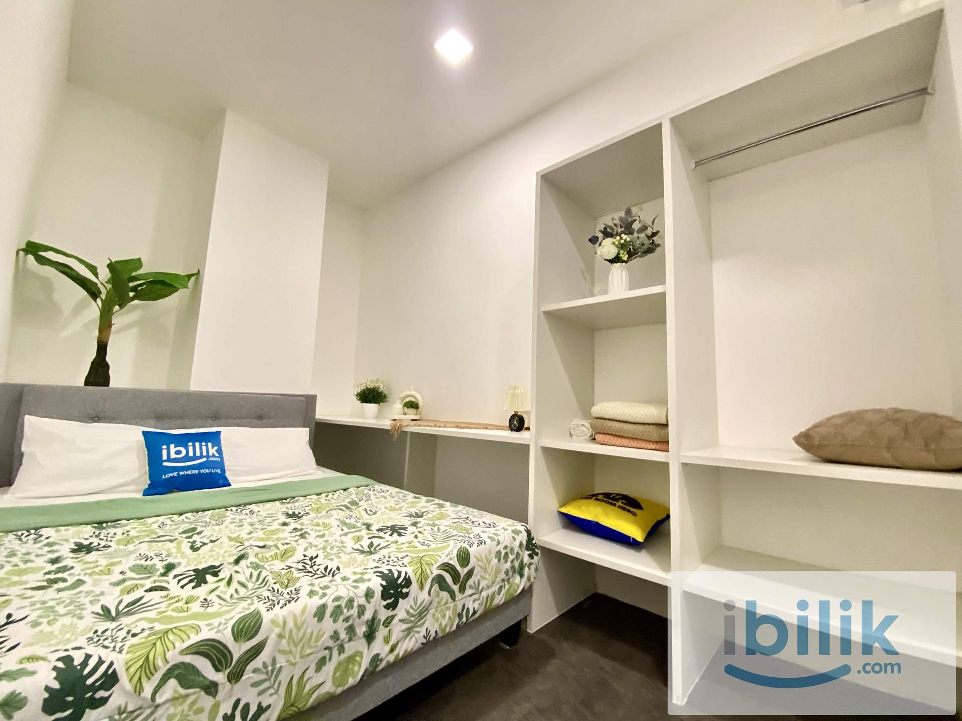 📌Paroi Seremban 📣Queen Bed Room attached with Washroom ⭐One month / Zero / Flexible Deposit Options ✅Move-in Ready - Image 1
