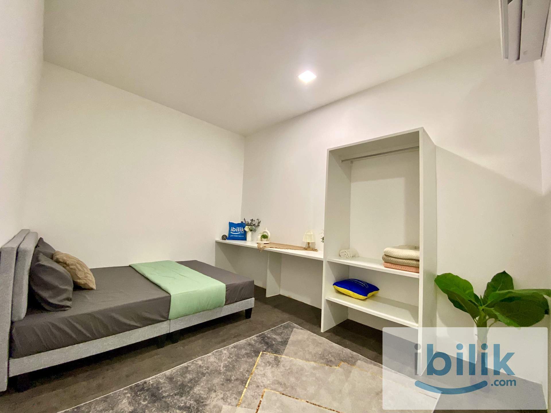📍Paroi Seremban 👍Queen Bed Room Attached with Washroom ⚡️Move-in ready ✨One month / Zero / Flexible Deposit Options - Image 1