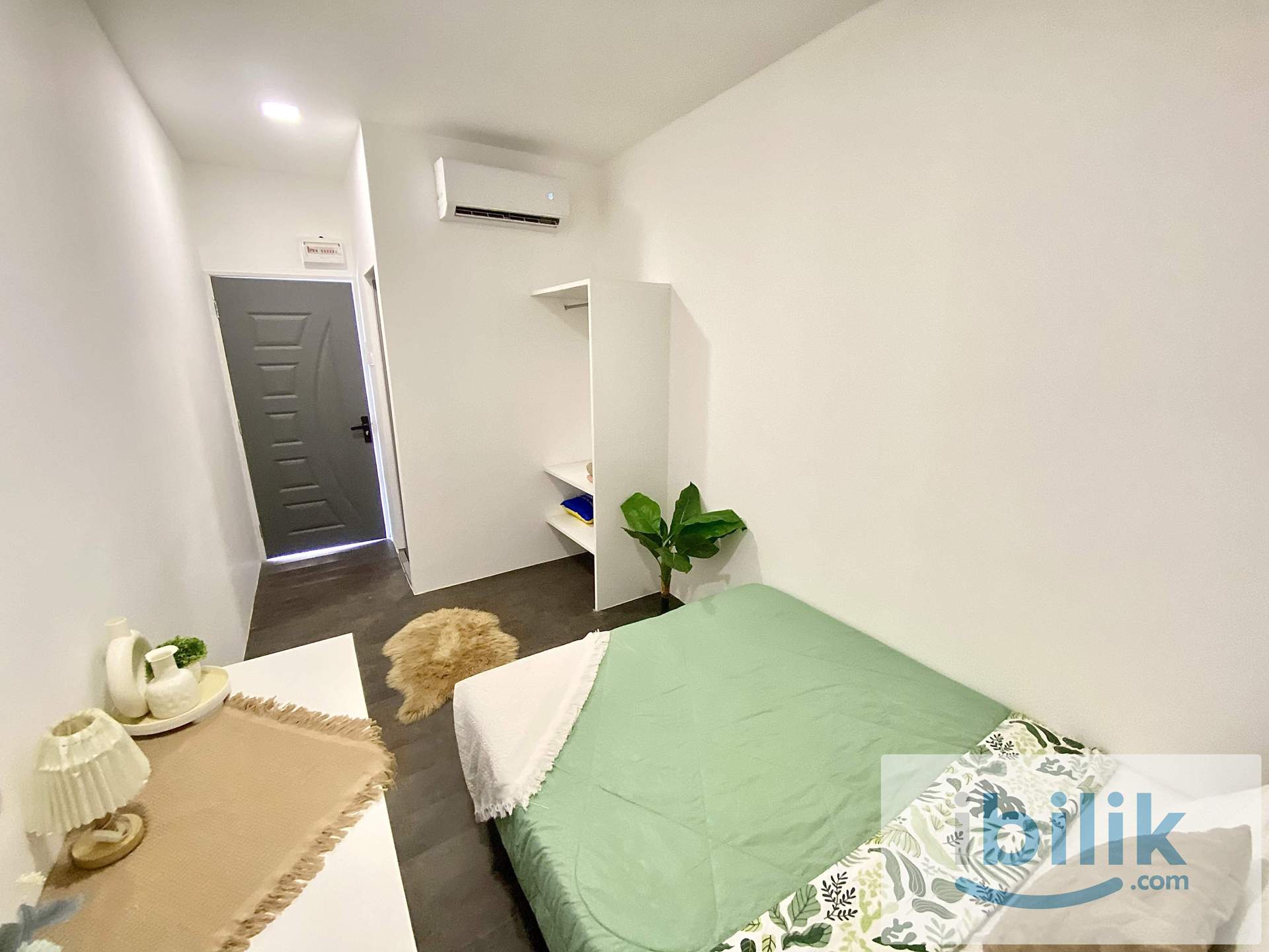 🤯BEST DEAL ❤️Cozy Queen Bed Room attached with Private Washroom ⚡️One Month / Zero Depo ✅Move-in Ready - Image 2