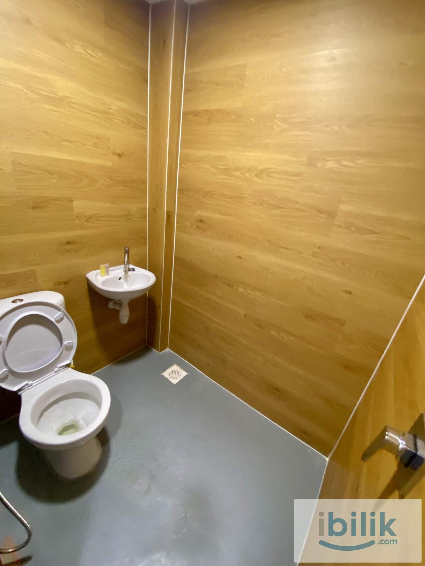 🤯BEST DEAL ❤️Cozy Queen Bed Room attached with Private Washroom ⚡️One Month / Zero Depo ✅Move-in Ready - Image 4
