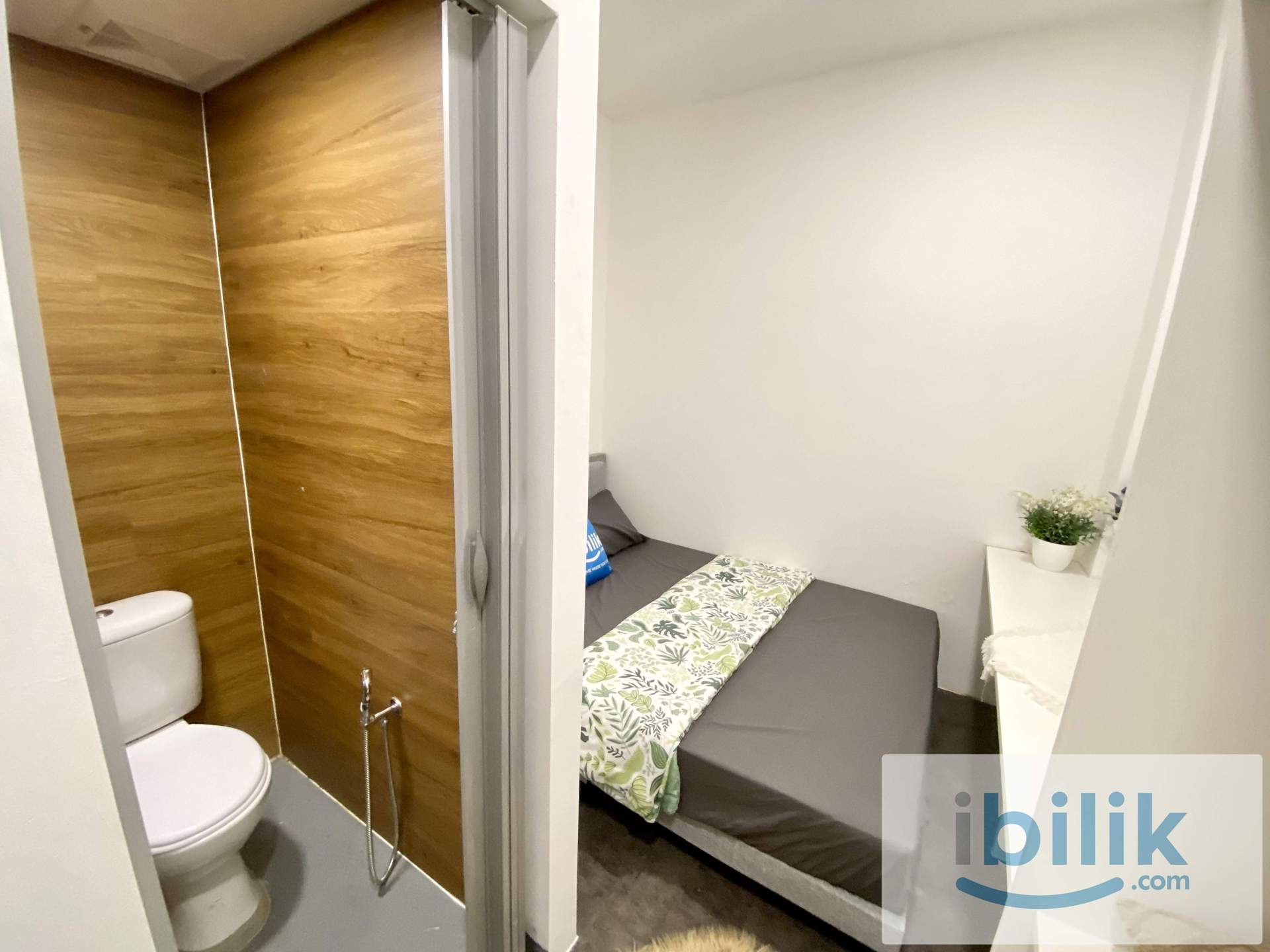 🔑Limited 📍Paroi Seremban ❤️Cozy Queen Bed Room attached with Washrom 🔥Move-in Ready 🤯Zero / One month depo - Image 4
