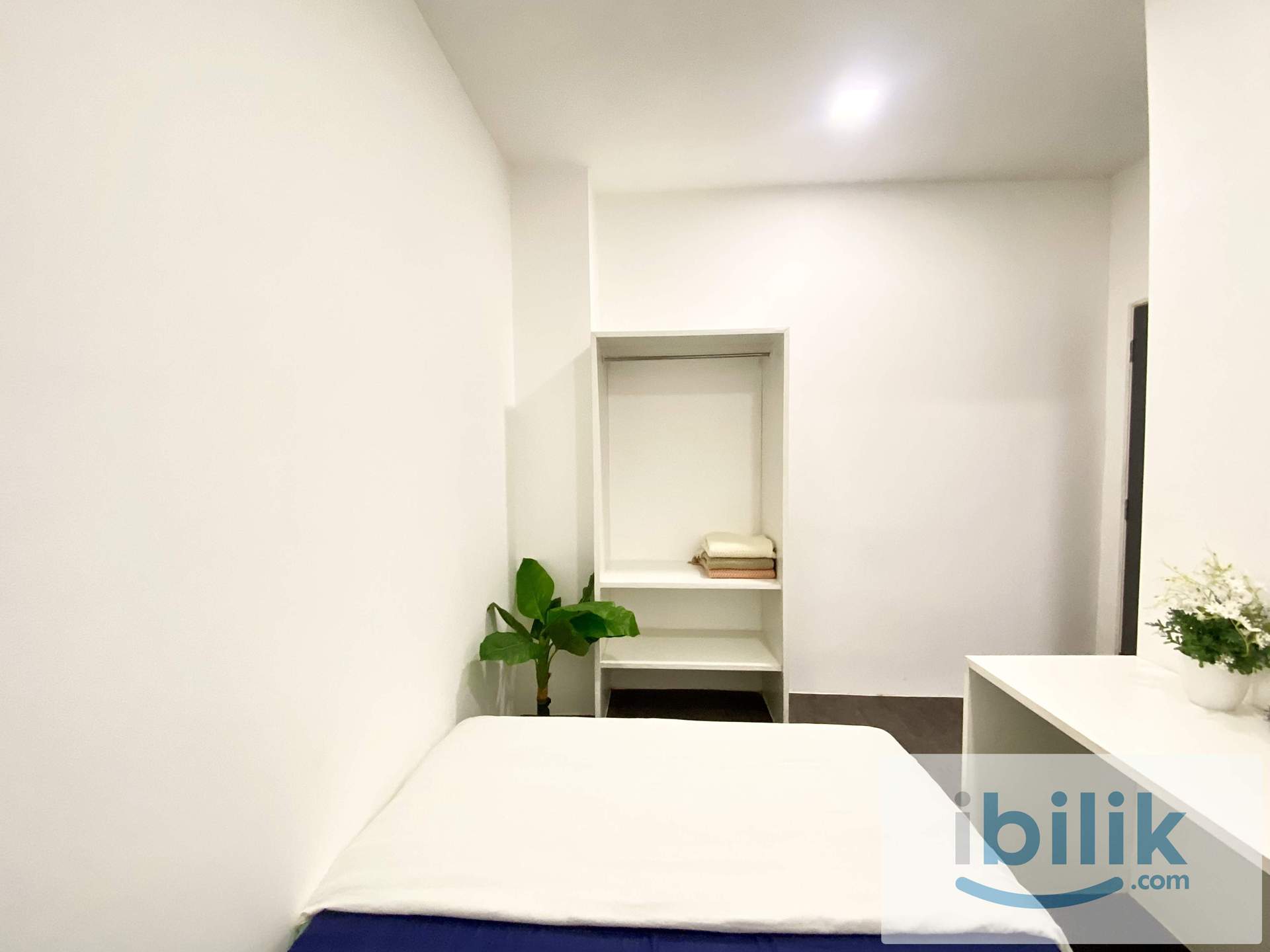 😱BEST DEAL 📍Paroi Seremban ❤️Fully furnished Queen bed room attached with washroom 😏Zero / One month Deposit - Image 3