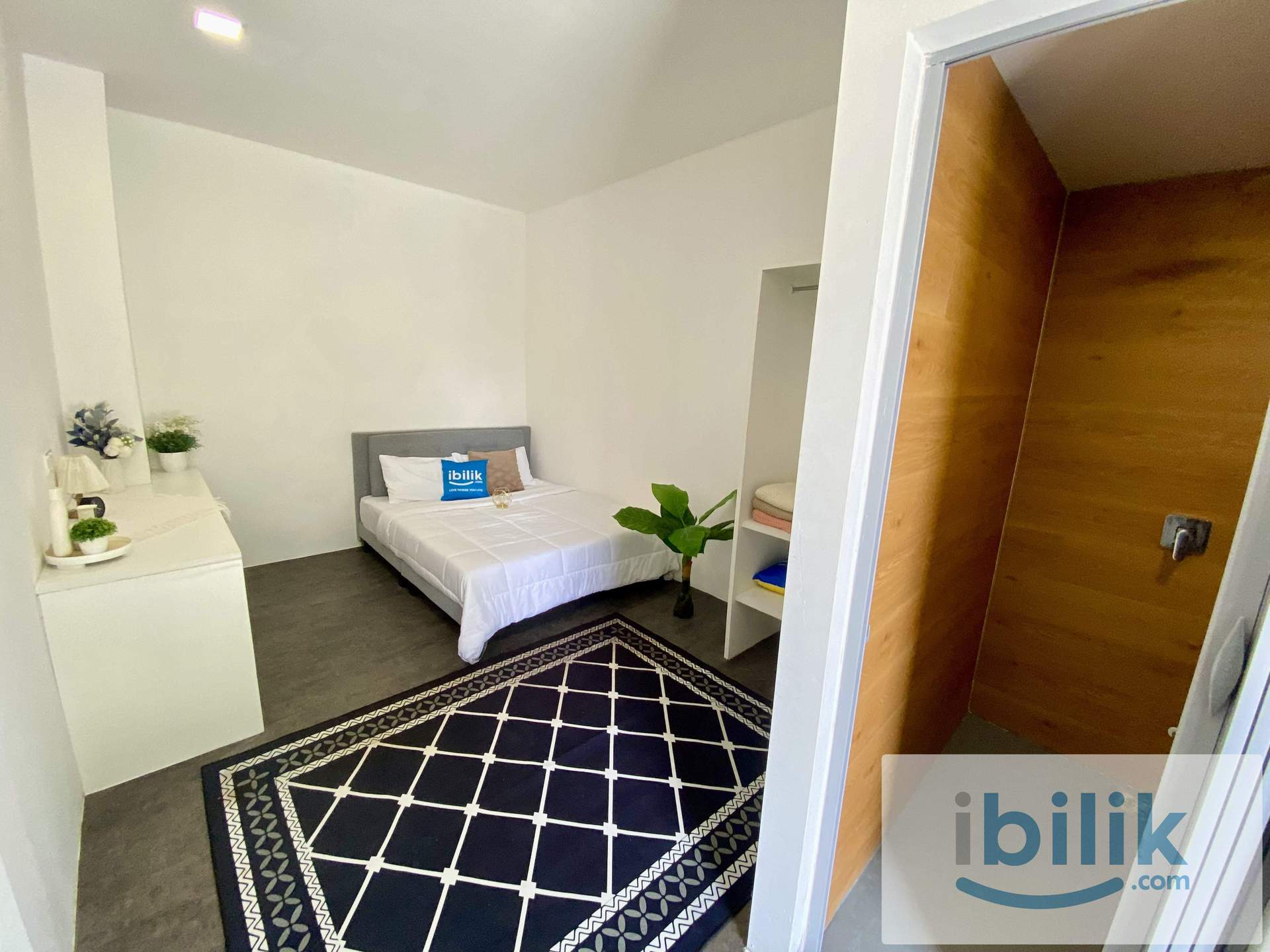 📍Seremban 🤩Fully Furnished Queen Bed Room attached with washroom ⚡️Move-in Ready ✨One Month / Zero Deposit - Image 3