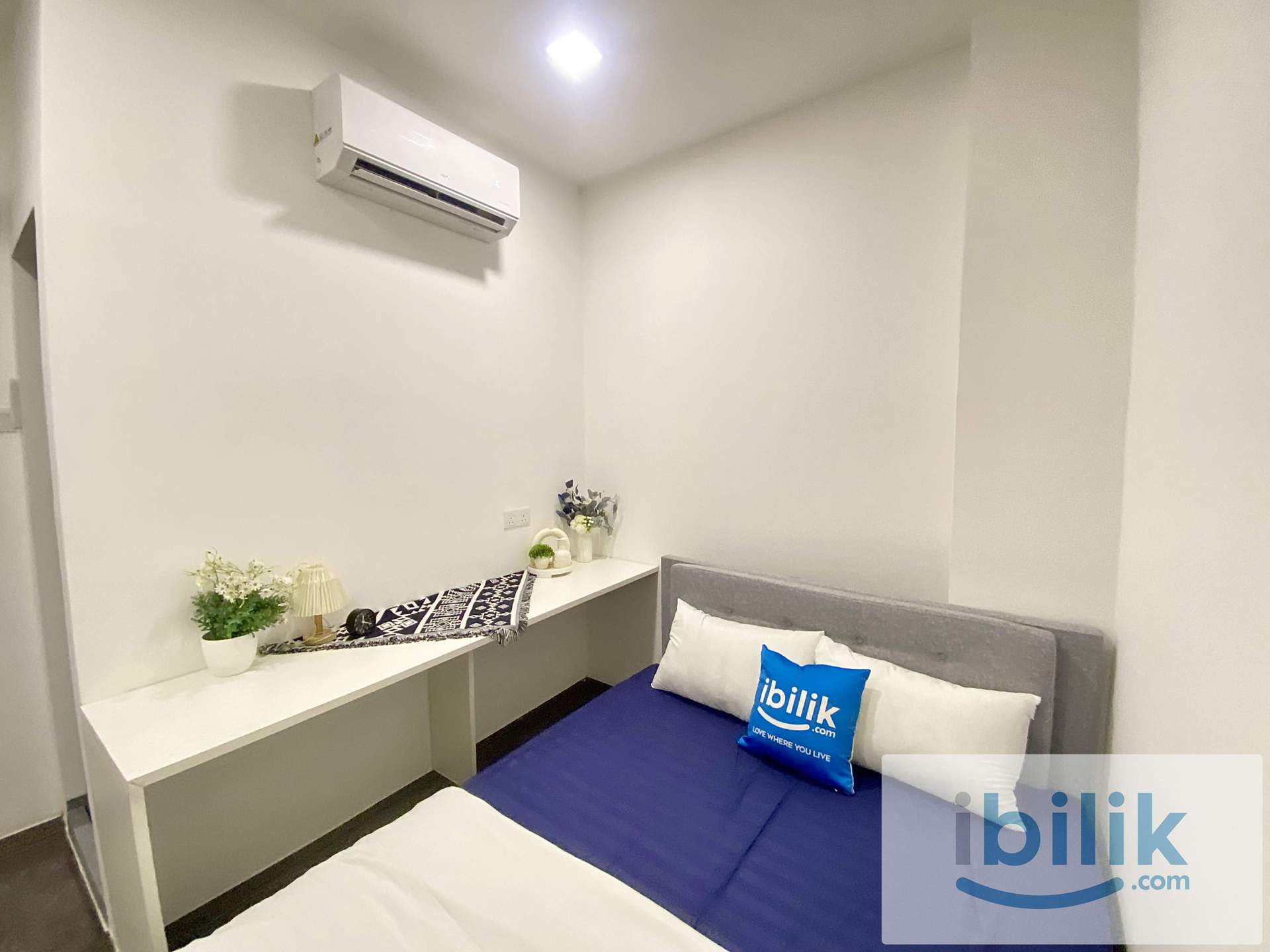 📍Paroi Seremban 👑Queen Bed Room attached with Washroom 🏆One Month / Zero / Flexible Deposit ✨Move-in Ready - Image 1