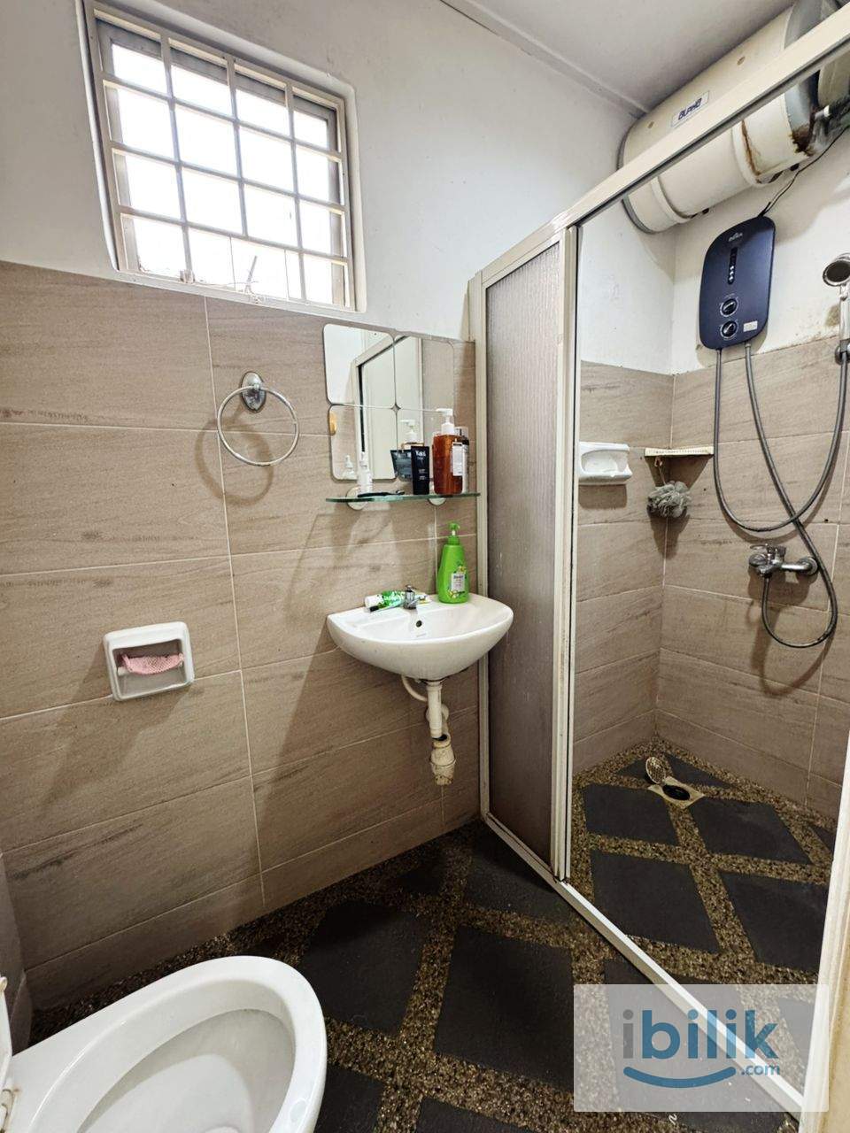 📍Bandar Utama single bed room ✨Walking distance to MRT 🎁CNY PROMO REBATE 🎁Zero Deposit 🎁FREE WI-FI - Image 2