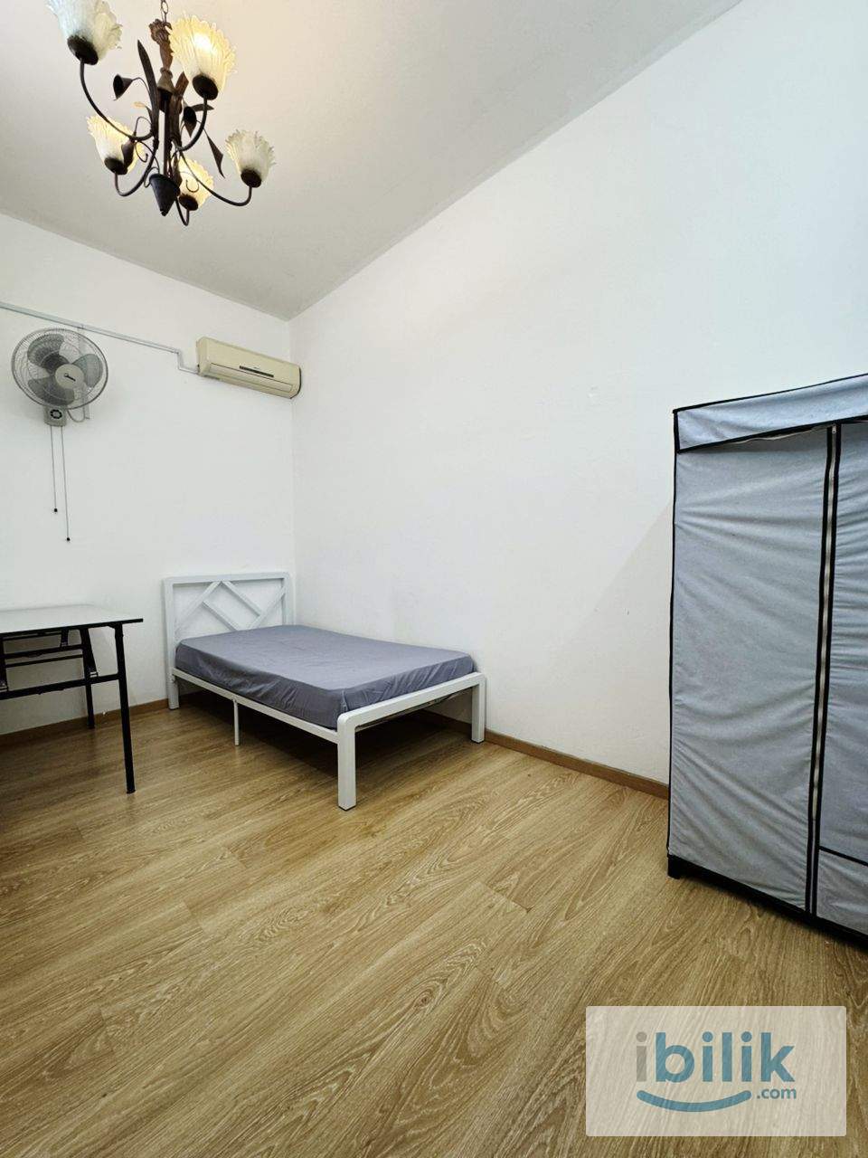 📍Bandar Utama single bed room ✨Walking distance to MRT 🎁CNY PROMO REBATE 🎁Zero Deposit 🎁FREE WI-FI - Image 1